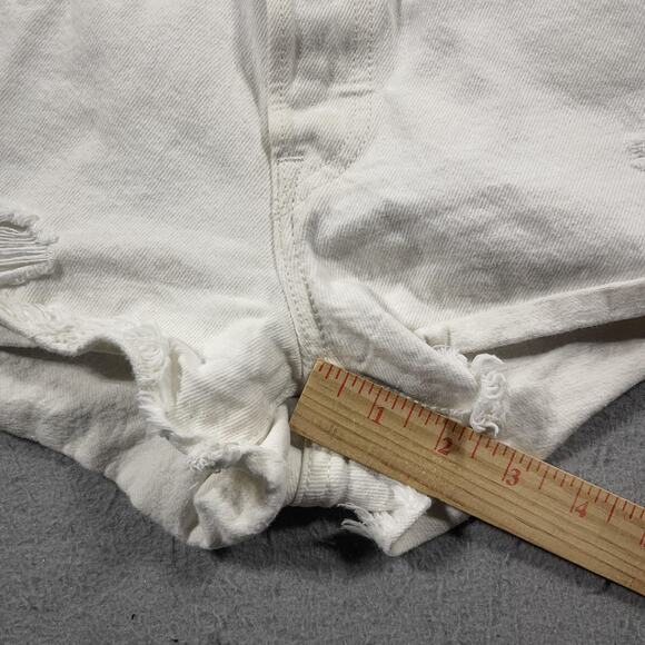 Levis 501 Cut-off‎ Shorts Womens 26 White High Rise Denim Button Fly Raw Hem - Picture 3 of 10